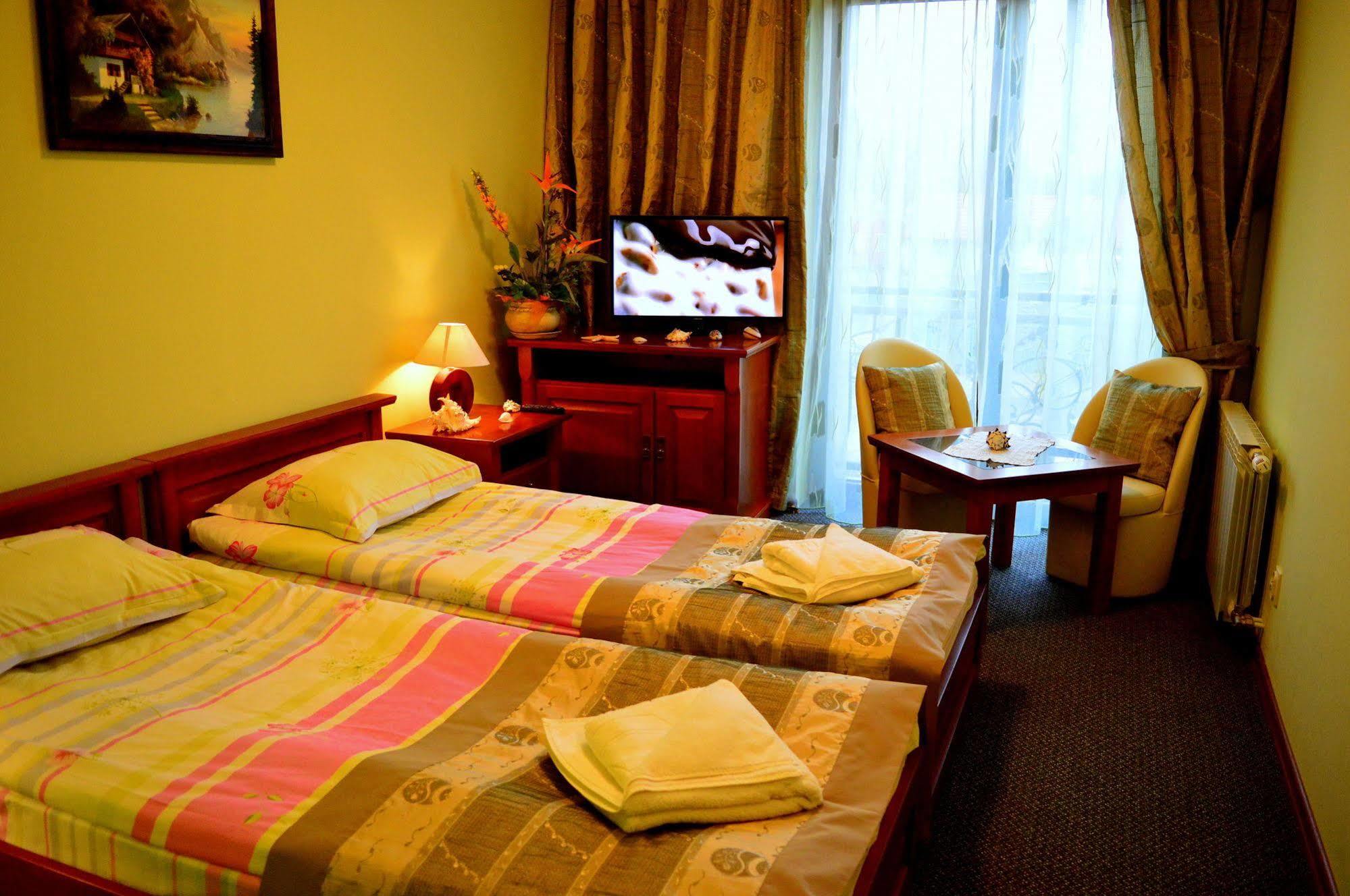 Hotel Spinaker Leba Bagian luar foto