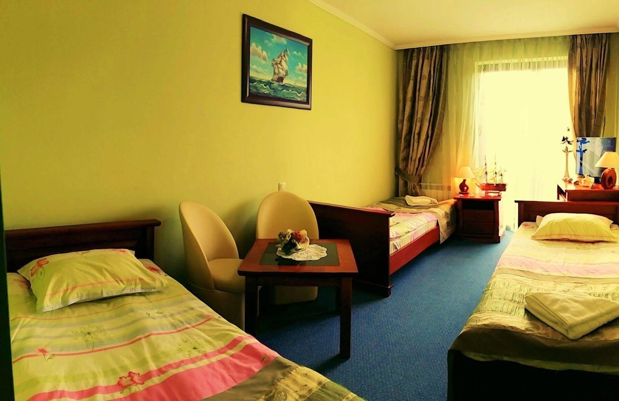 Hotel Spinaker Leba Bagian luar foto