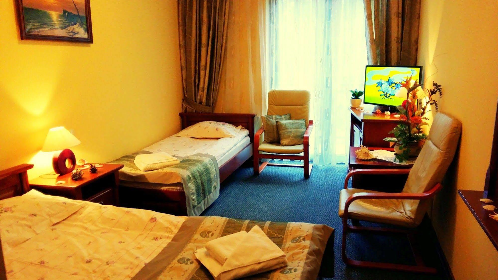 Hotel Spinaker Leba Bagian luar foto