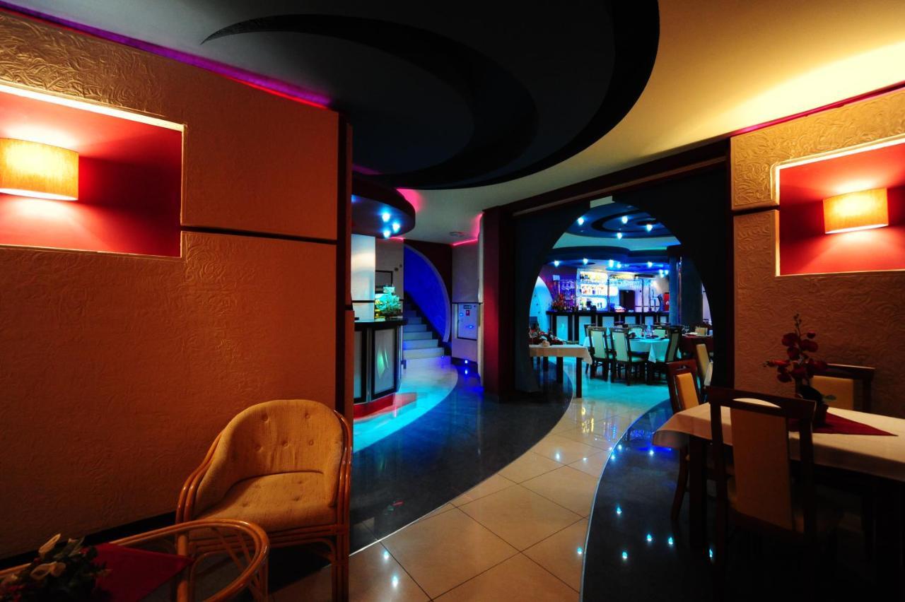 Hotel Spinaker Leba Bagian luar foto